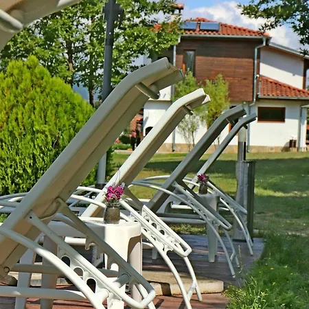 Sinjirite Complex Resort Elena