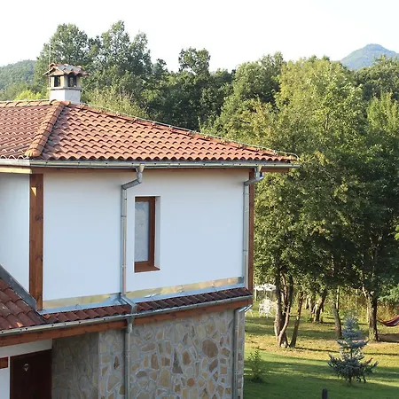 Sinjirite Complex Elena