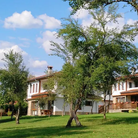 Rezort Sinjirite Complex