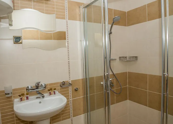 Sinjirite Complex אתר נופש אלנה