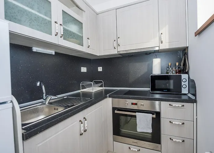 Sinjirite Complex אתר נופש אלנה